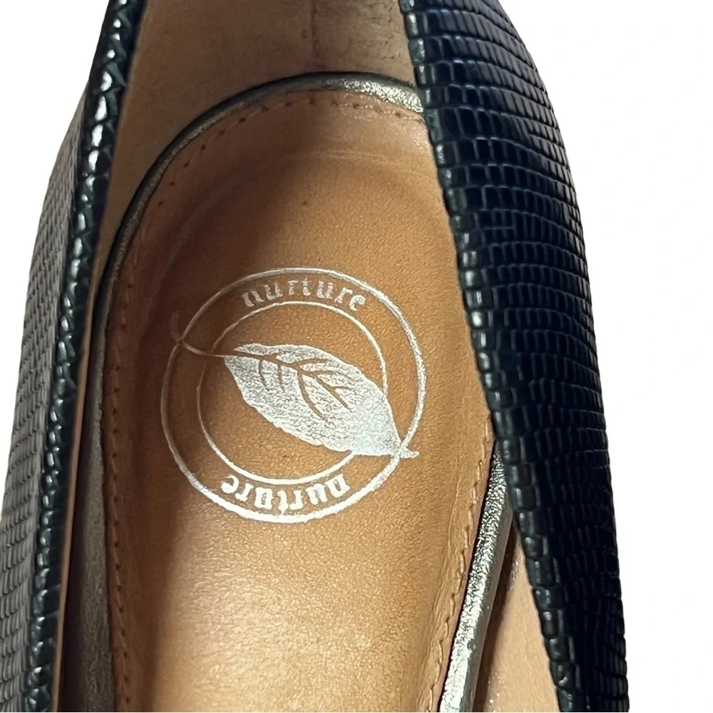 NURTURE by Lamaze Black Leather Round Toe Maren Pump, Size 7